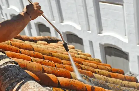 Nettoyage de toitures - Pleyber-Christ